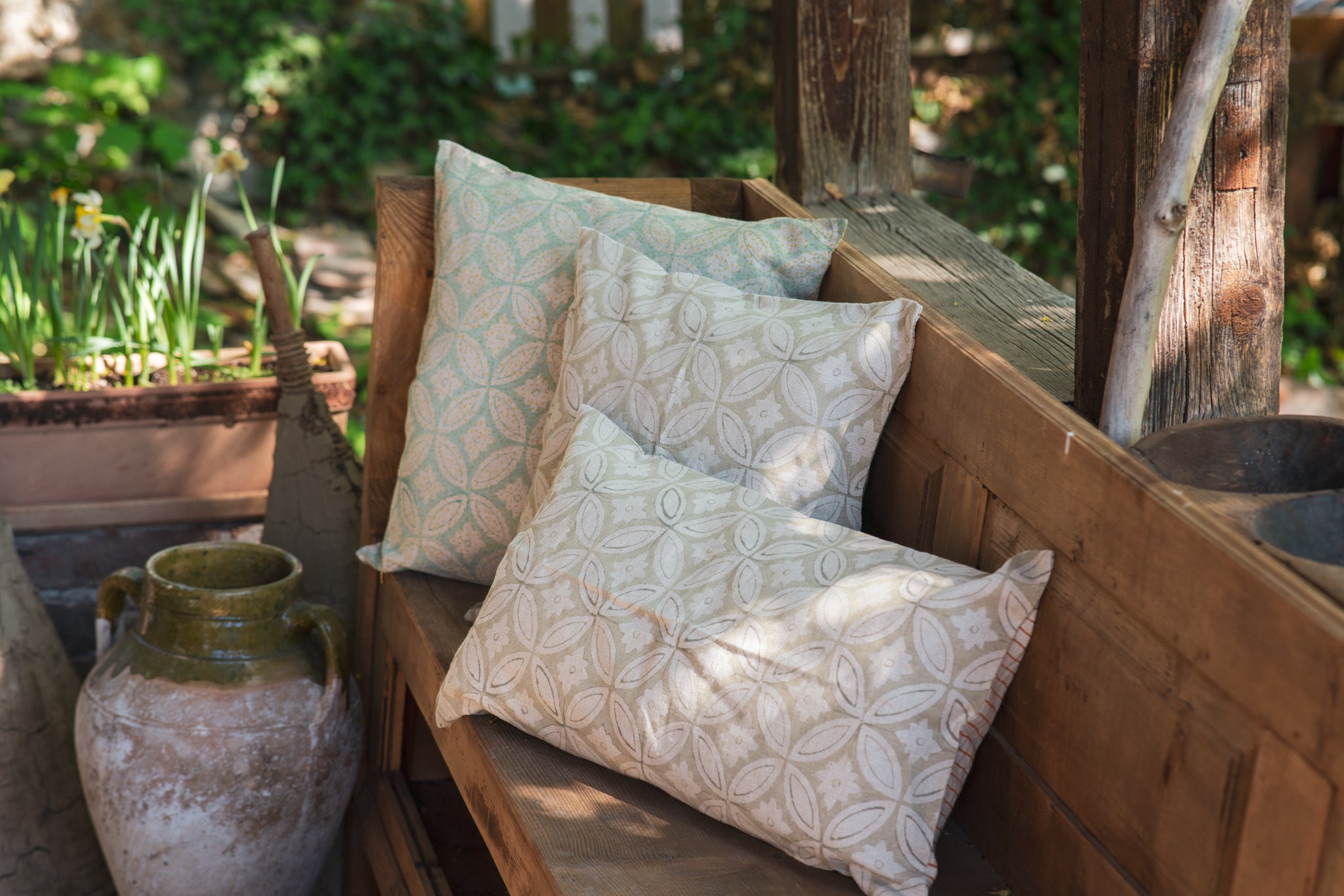 Pillow: Hand printed linen - P442