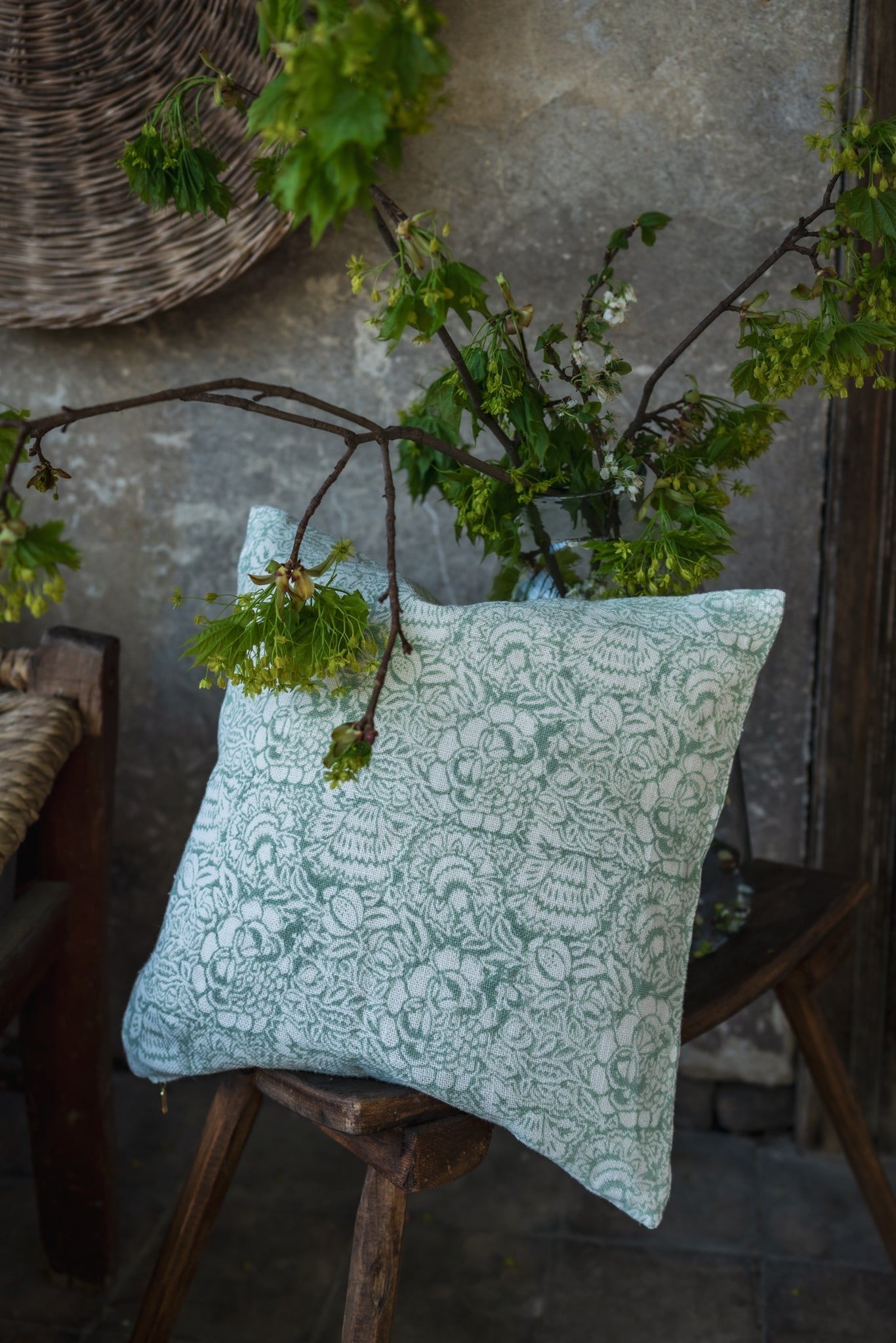 Pillow: Hand block printed linen, Heritage print - P449