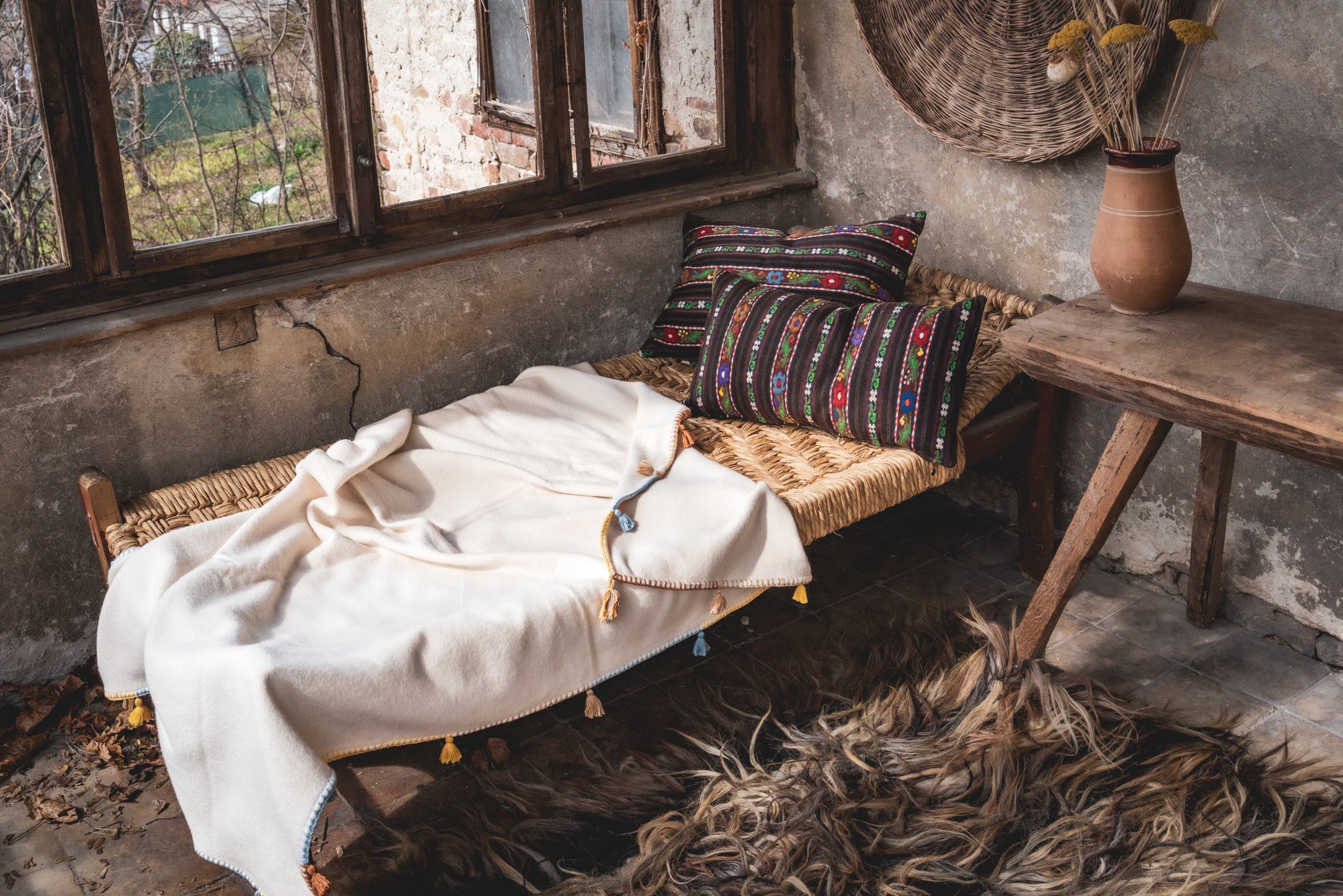 Pillow: Artifact textile, handwoven in Romania - P412