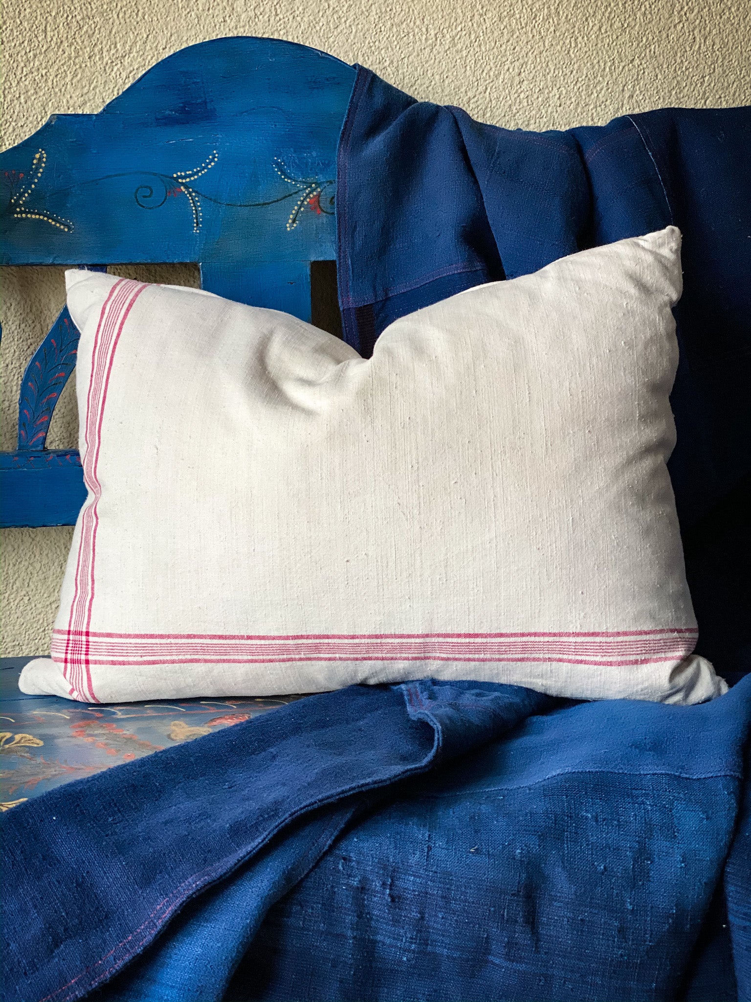 Pillow: Handwoven antique Hungarian hemp - P030