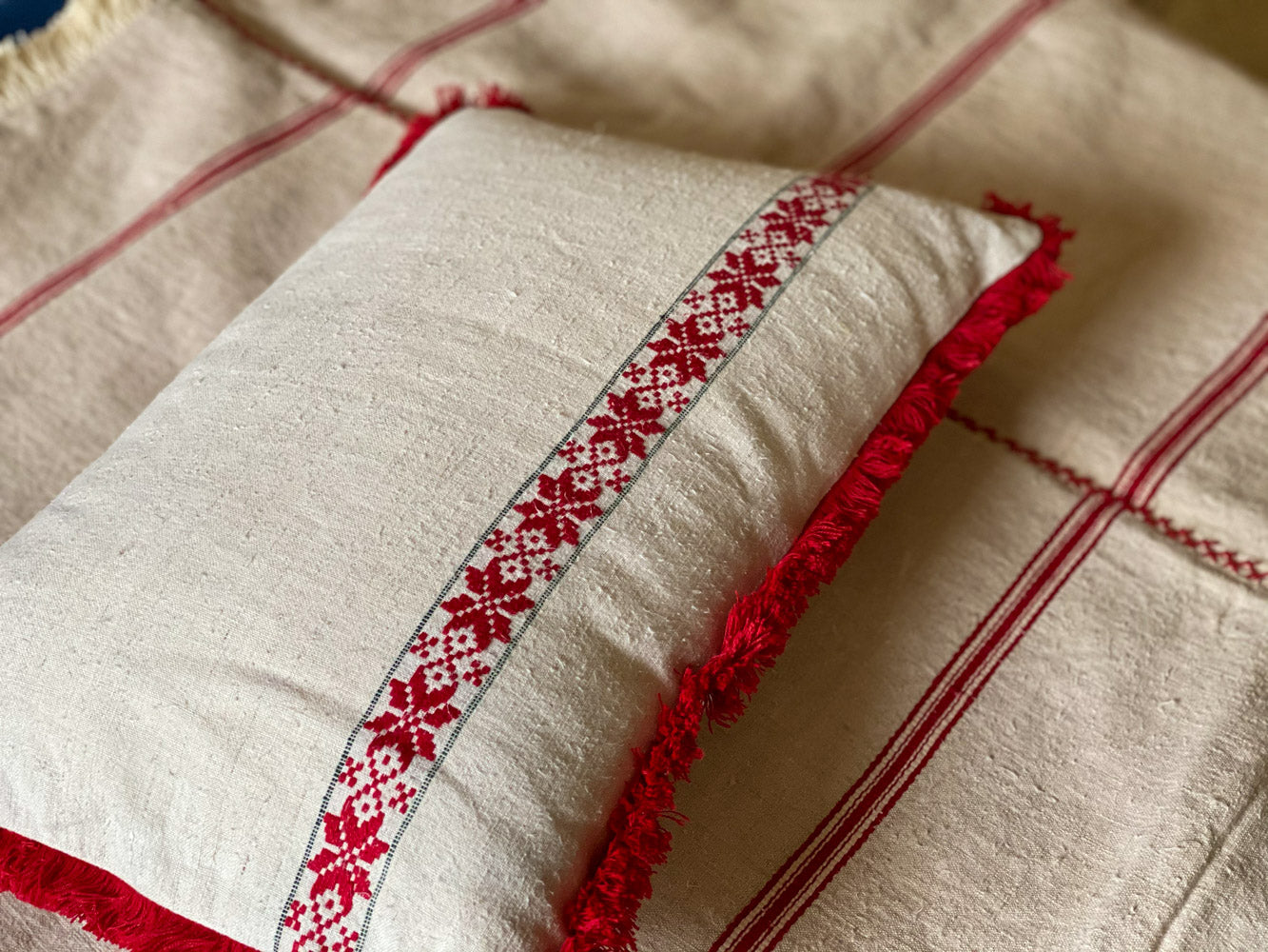 Pillow: Embroidered antique handwoven Hungarian hemp - P071