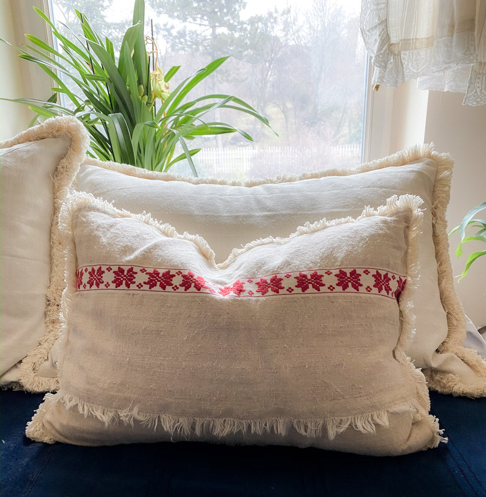 Pillow: Embroidered antique handwoven Hungarian hemp - P082