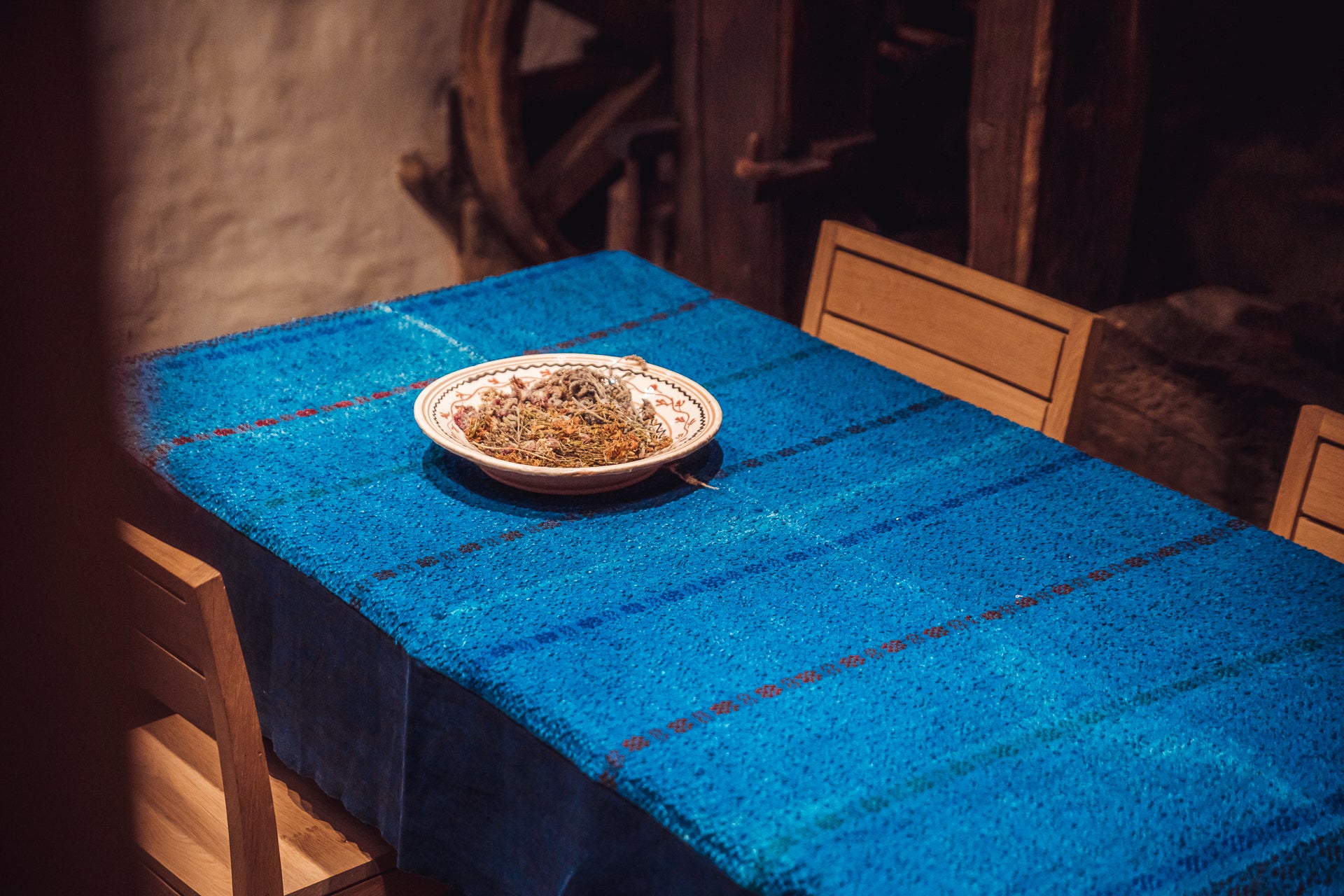 Table Cloth: Antique handwoven Hungarian hemp - TW135